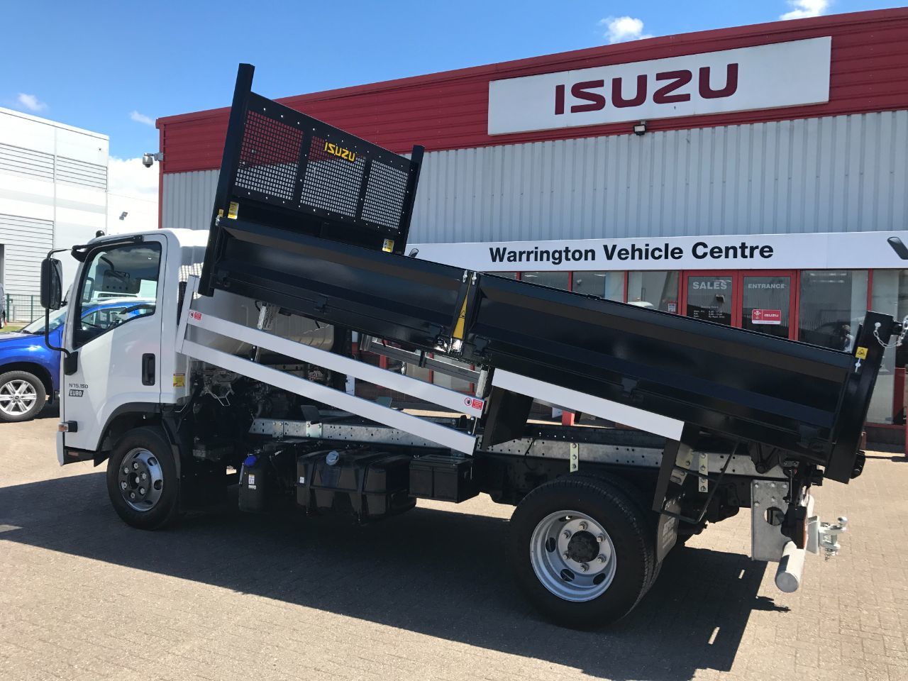 2025 Isuzu Trucks N