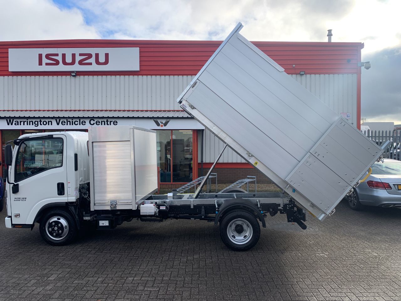 2025 Isuzu Grafter