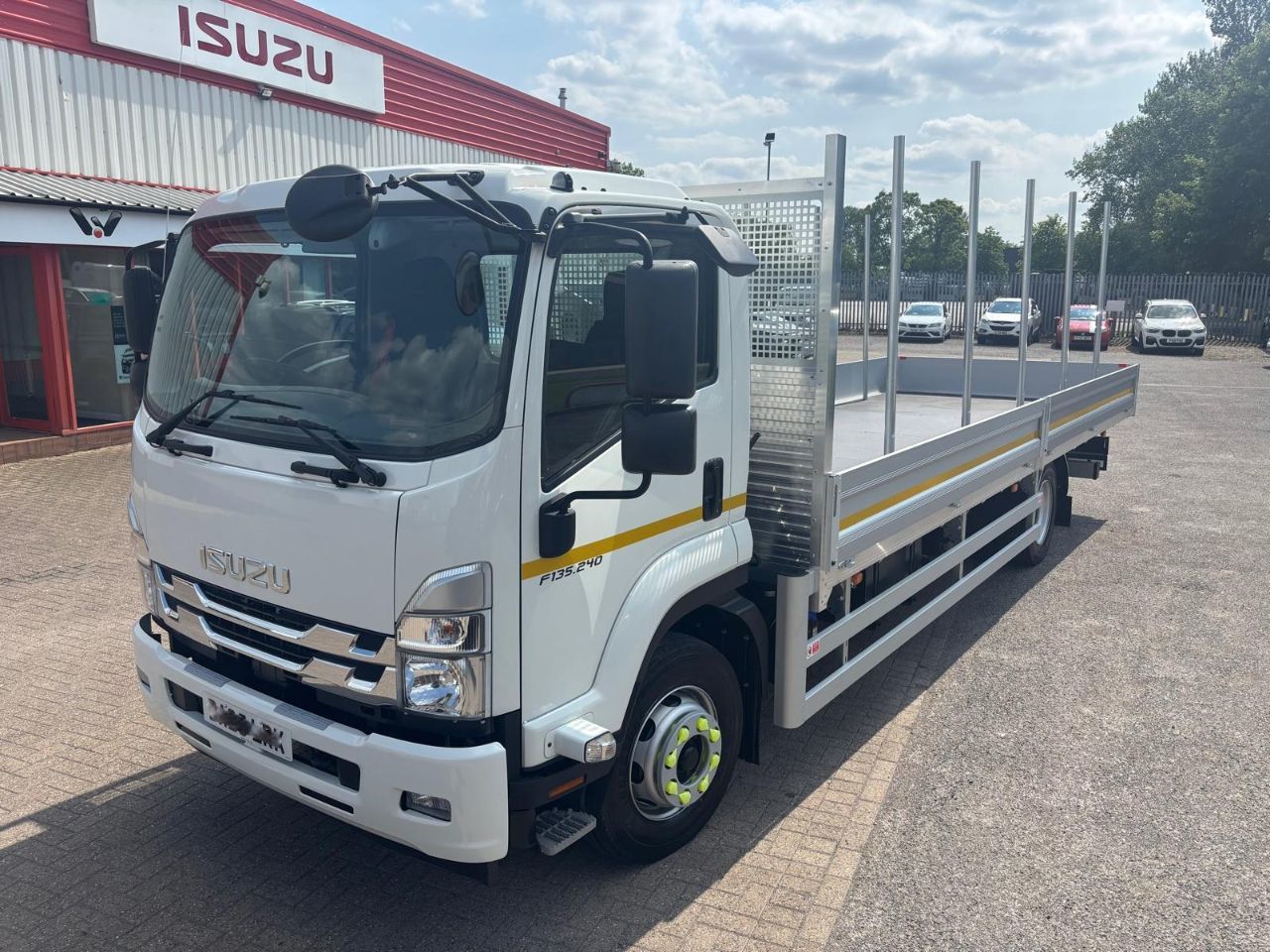 2025 Isuzu Trucks F