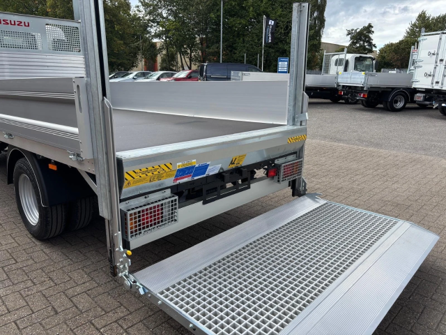 Isuzu Grafter 1.9 N35.125 T SWB Dropside Tail-lift Dropside Diesel White